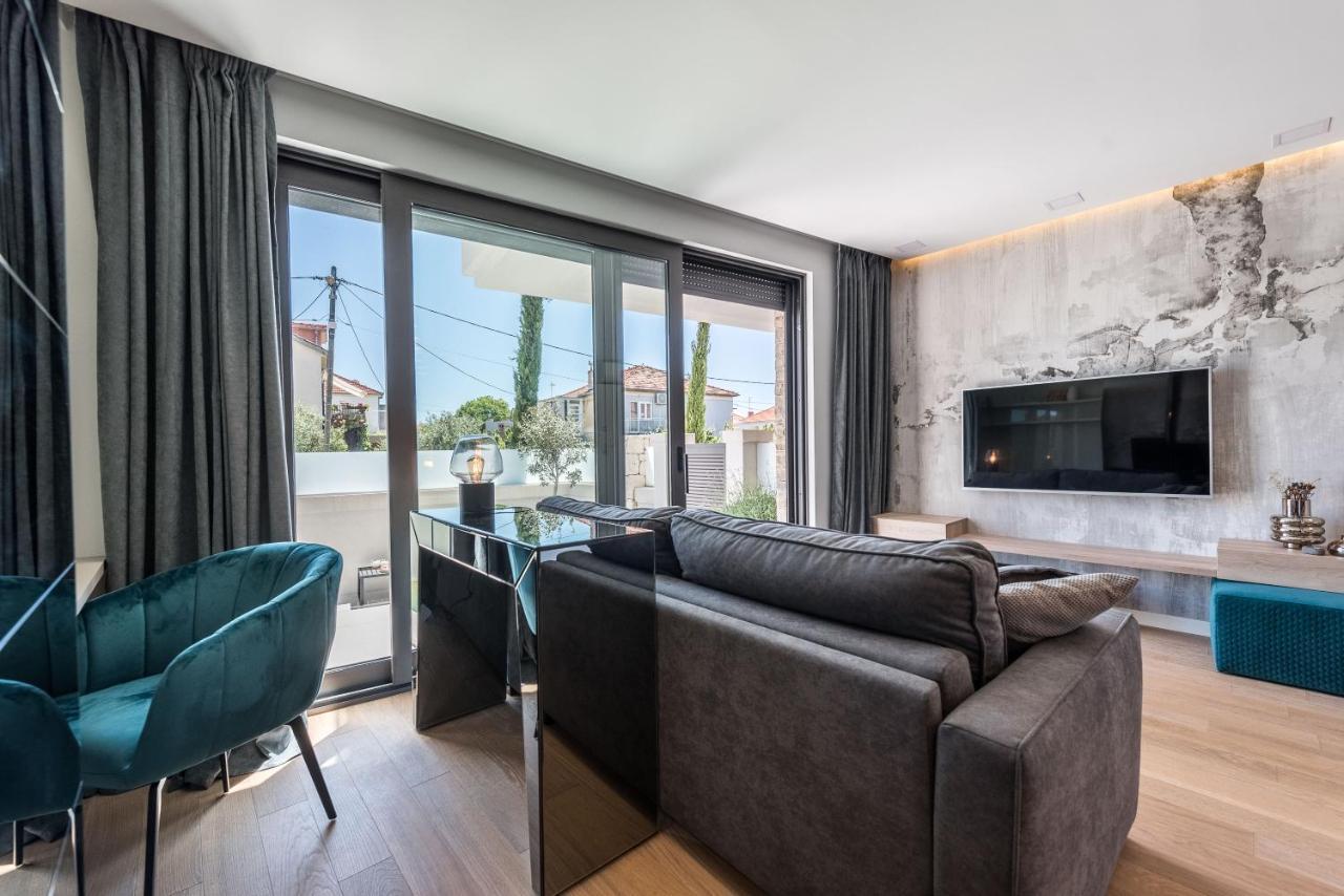 Luxury Luna With Private, Heated Pool Apartment *